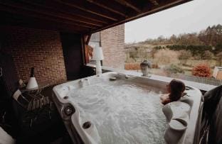 Accommodation with private panoramic hot tub Vacation rental in Wallonia, Belgium