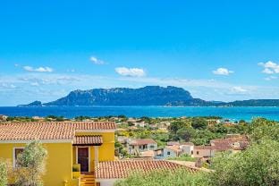 Patty's House holiday house and wonderful sea view Vacation rental in Pittulongu