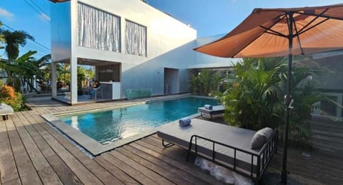 Unit Space Village Hotel in Kediri