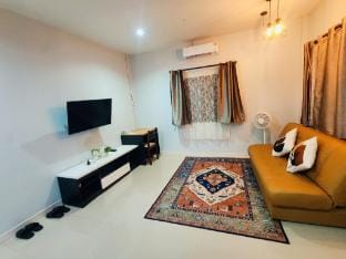 Damiya Peaceful House Vacation rental in Khok Kloi