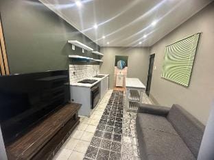 Windsor Flatlet in Kuilsriver(Camelot) Vacation rental in Cape Town