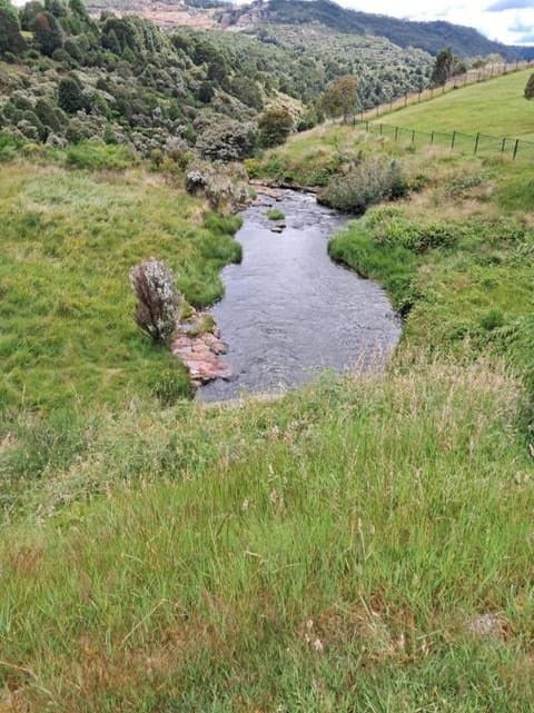 Waratah Waterfall Retreat Unit 3 Free Pay TV  WiFi Apartment in Tasmania