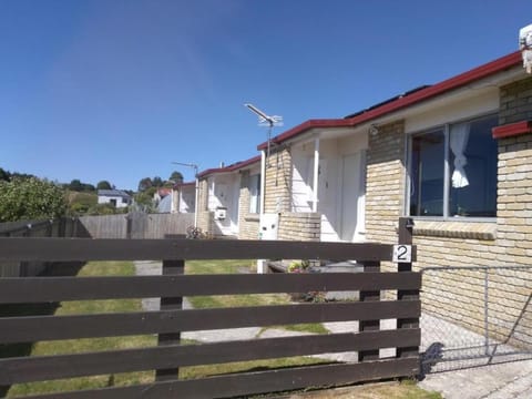 Waratah Waterfall Retreat Unit 3 Free Pay TV  WiFi Apartment in Tasmania