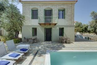 Ouzo Traditional House with privatepool & parking Vacation rental in İzmir Province