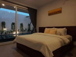 Small Comfort Home Living Tanaka Living Tanahlot Vacation rental in Kediri