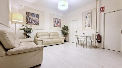 SPACE CENTER MADRID Hotel in Centro