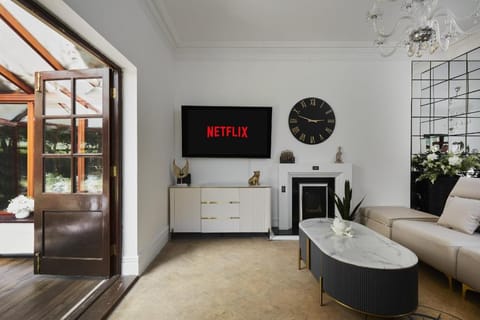 Hayy Luxury Retreat At The Lodge Vacation rental in Bradford