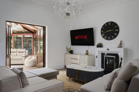 Hayy Luxury Retreat At The Lodge Vacation rental in Bradford