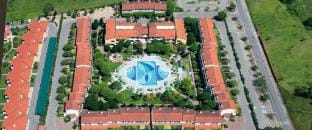 All-Comforts Vacation Rental in Poolside Complex Apartment in Bibione