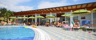 All-Comforts Vacation Rental in Poolside Complex Apartment in Bibione