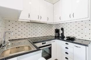 Seaview and Sunsets - Beachside Retreats Apartment in Messenia