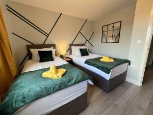 Willans House in City Centre By Yoko Property Vacation rental in Rugby