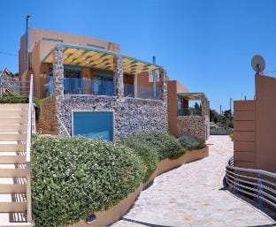 Ouzo Panoramic House 1A (2BR with private pool) Villa in İzmir Province