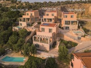 Ouzo Panoramic House 1B (3BR with  private pool) Villa in İzmir Province