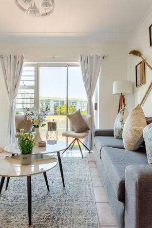 Caline-V Luxury beach Front Flat Vacation rental in Cape Town