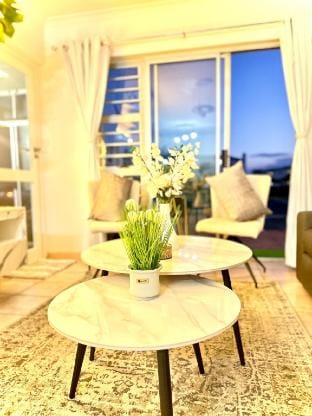 Caline-V Luxury beach Front Flat Vacation rental in Cape Town