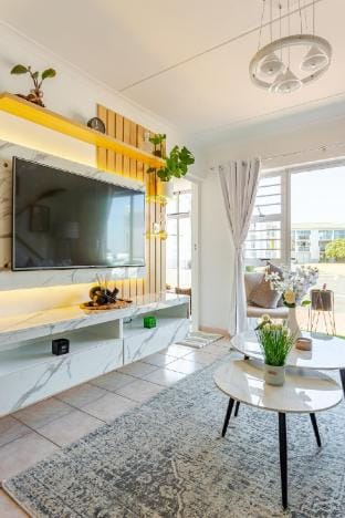 Caline-V Luxury beach Front Flat Vacation rental in Cape Town