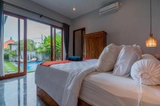 Astina Villa Cemagi By Bali Cabin Villa in Kediri