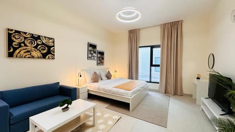 Sunday Luxury Apartments at Concord tower near Dubai Marina Hotel in Dubai
