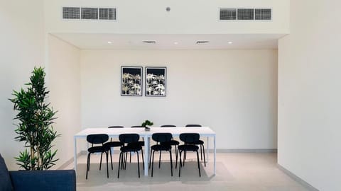 Belvilla Luxe at Concord tower with Pool & Gym near JLT Hotel in Dubai