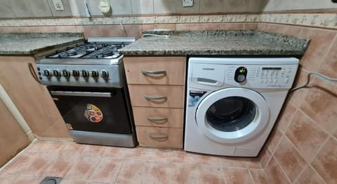 ALEX Hostel. Hotel in Al Sharjah