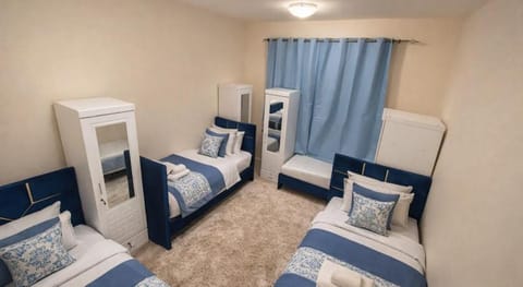 ALEX Hostel. Hotel in Al Sharjah