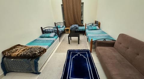ALEX Hostel. Hotel in Al Sharjah