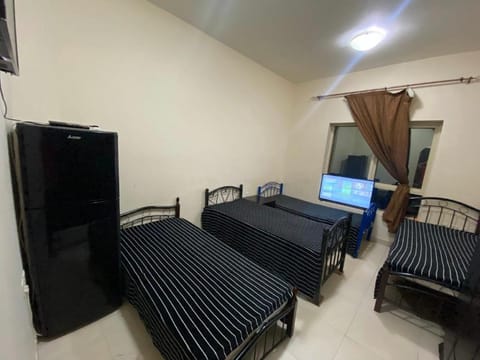 ALEX Hostel. Hotel in Al Sharjah