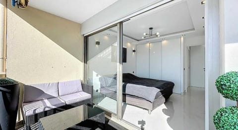 Modern apartment - AC-1BR- 4P - Mandelieu Hotel in Mandelieu-La Napoule