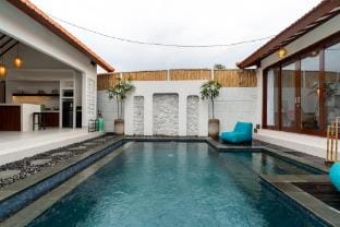 Casa Lova - Private Luxury 2 BR Villa with Pool Villa in Kediri