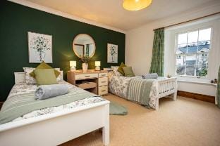 Hall House  3 Bedroom House St Florence Vacation rental in Saint Florence