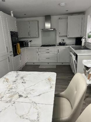 A spacious double room in a lovely home. Vacation rental in Wakefield