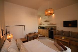 Villa Leora with pool by Arivia Villas Villa in Mesaria