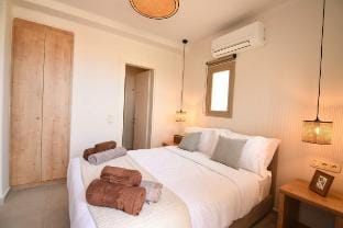 Villa Layla with pool by Arivia Villas Villa in Mesaria