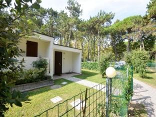 Modern Apartment Featuring a Private, Fenced Garden Apartment in Bibione