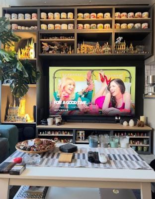 Modern Home in Konak Next to Historic Elevator Apartment in Izmir