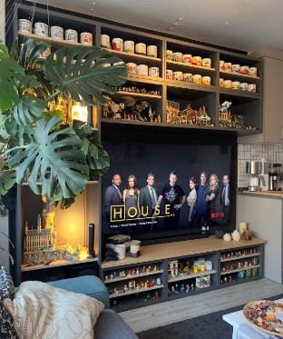 Modern Home in Konak Next to Historic Elevator Apartment in Izmir