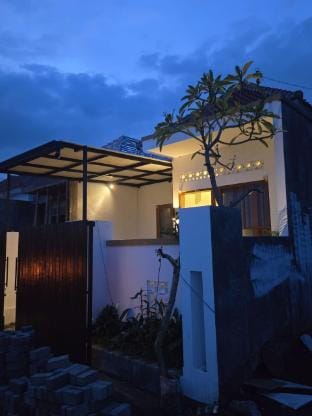 Gubug Semesta - Yeh Gangga Vacation rental in Kerambitan