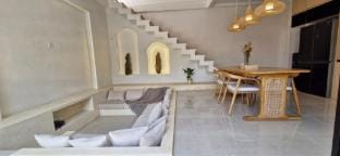 Tranquil 2BR Villa with Rice Field & Sunrise View Vacation rental in Bali