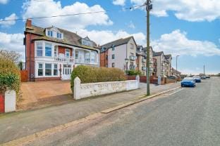 One Bedroom Apartment in Fairhaven View by Guestz Apartment in Lytham St Annes