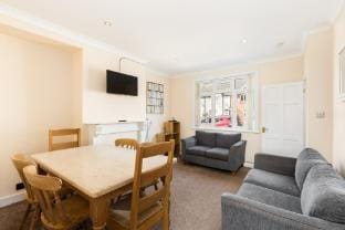 21 Park Road | 3-Bed House Vacation rental in Stratford-upon-Avon