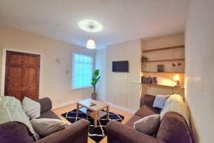 City Breaks close to Transport Links, Hospital & Uni Vacation rental in Leicester