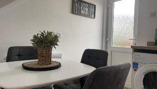 The Den-NC500 Apartment-Sleeps 4 Vacation rental in Wick