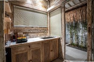 Outdoor cinema|FREE bicycle rental|2 min to beach Villa in North Kuta