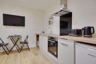 The Studio Ashley Road Apartment in Poole