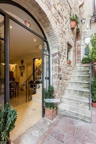 Appartamento  A Casa delle Fate Vacation rental in Assisi