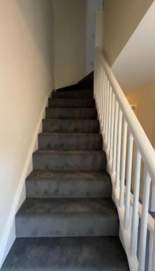 Town Centre spacious 4 bed town house Apartment in Huntingdonshire District