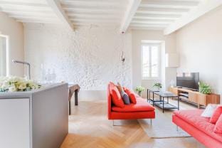 The White Lotus Penthouse Apartment in Capannori