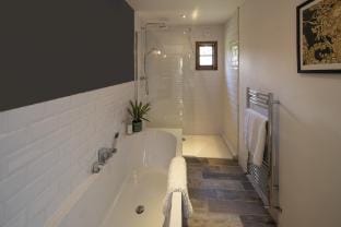 Tranquil Woodland Cottage, 10-Min Drive to Clifton Vacation rental in Bristol