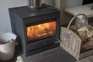 Tranquil Woodland Cottage, 10-Min Drive to Clifton Vacation rental in Bristol